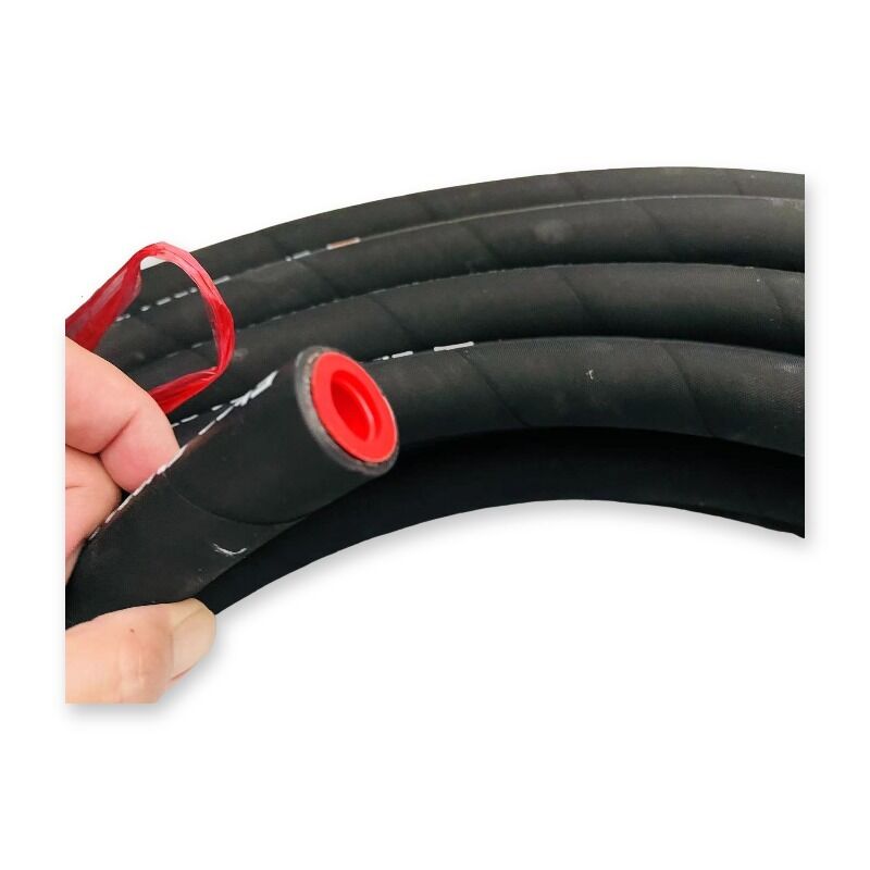 EN 853 2TE Węża hydrauliczna pod wysokim ciśnieniem o wysokiej wytrzymałości na rozciąganie, elastyczności i kompatybilności z różnymi płynami hydraulicznymi