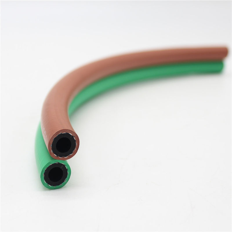Czerwony i zielony podwójny wąż z gumy syntetycznej z końcówkami do węży BB 1/4 &quot;X 12,5&quot;